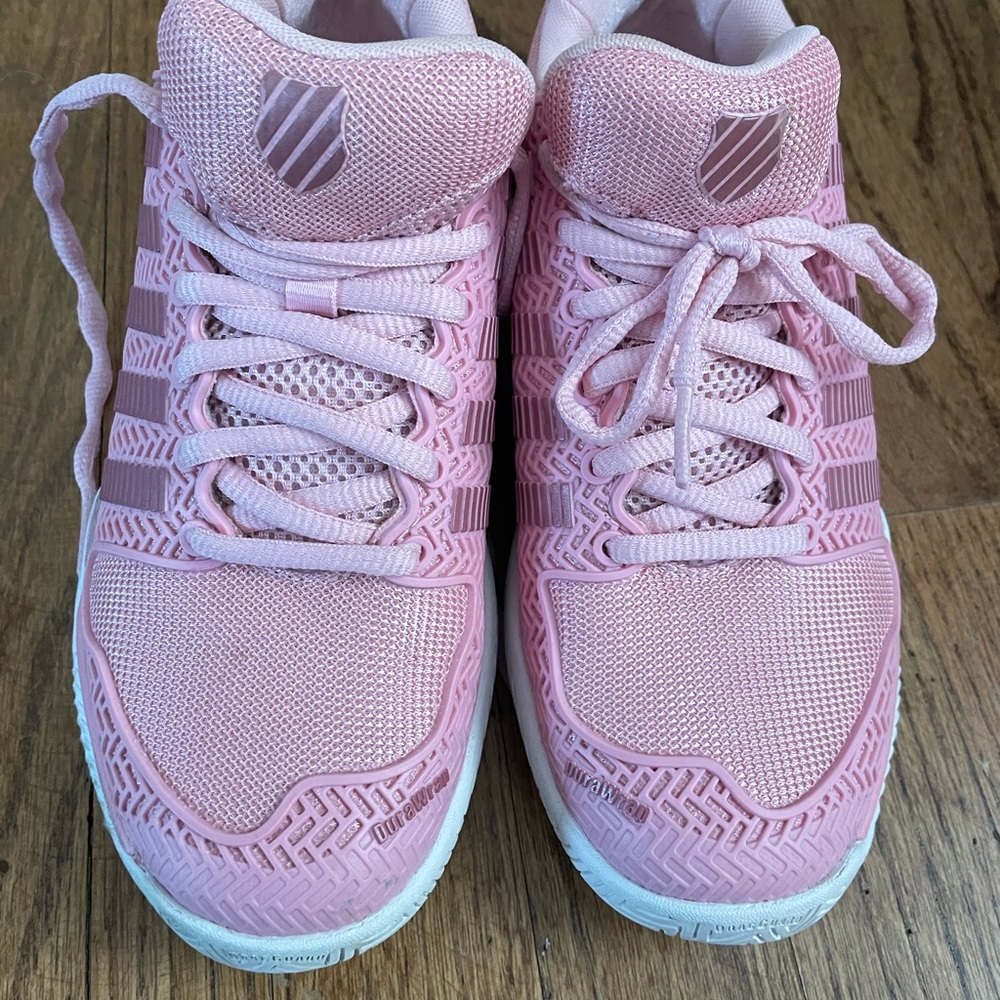 KSwiss kids tennis sneakers size 4